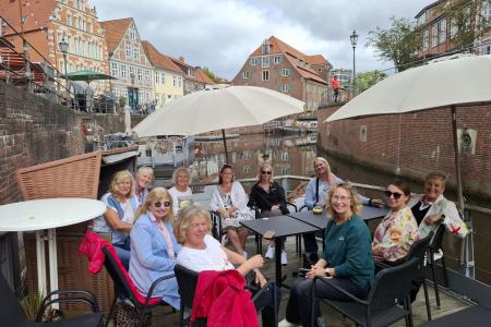 Mega Girls machen Stade unsicher